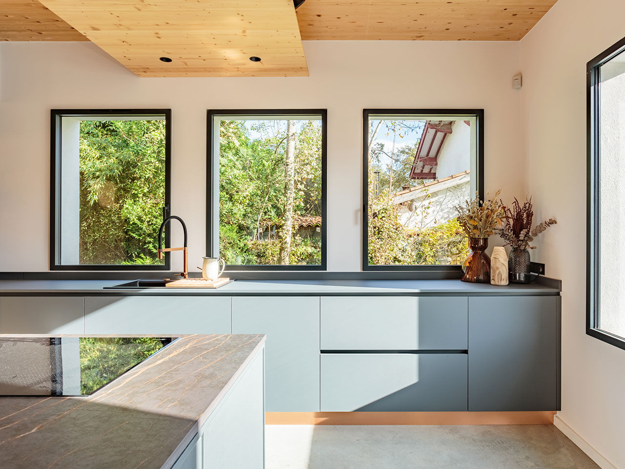 Fenêtre aluminium invisible