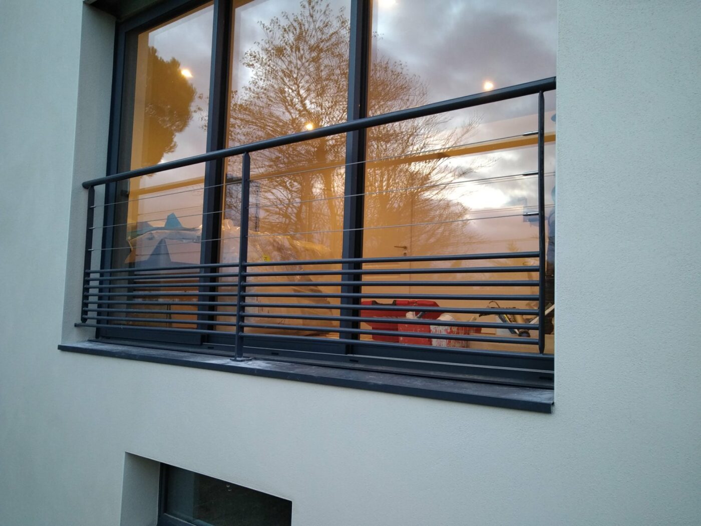 garde-corps baie vitrée en aluminium noir